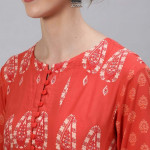 Women Peach-Coloured & White Geometric Printed Keyhole Neck Anarkali Kurta